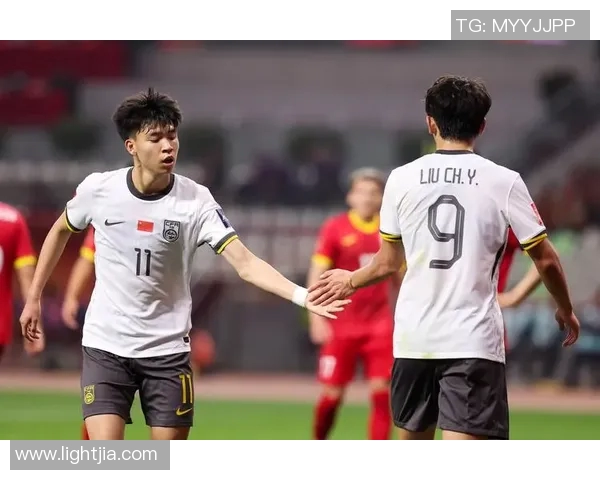 以球星名字命名的转身足球队展现的独特魅力与全球足球文化融合分析 以球星名字命名的转身足球队展现的独特魅力与全球足球文化融合分析