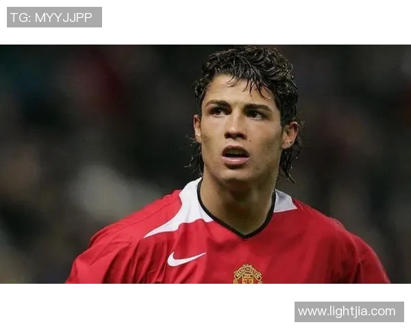 足球巨星风采墙报展示，集结全球球坛顶尖人物与精彩瞬间