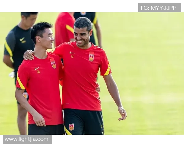 中国足球解说员马明宇回顾昔日球星生涯与当下解说风格解析