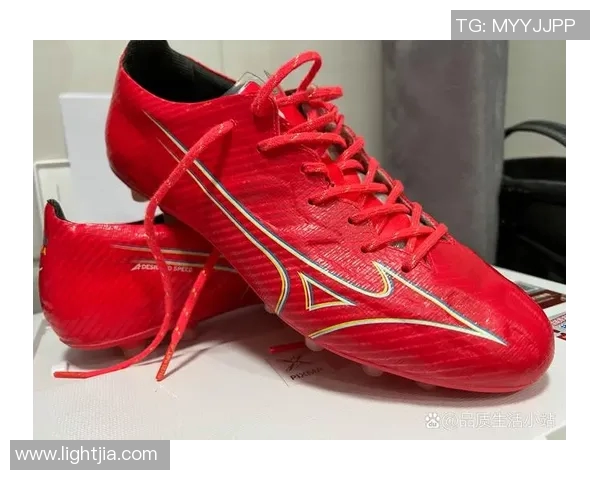 时尚与性能兼具的男士足球鞋推荐,助力球场表现与外观提升 时尚与性能兼具的男士足球鞋推荐,助力球场表现与外观提升